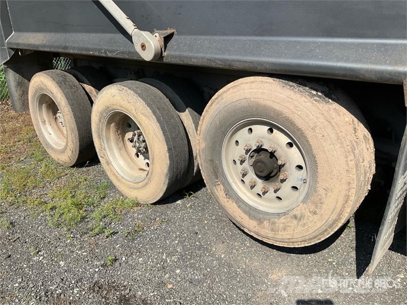 Mack GR64F 8x4 Tri/A Dump Truck (Inoperable) Kiper tovornjaki
