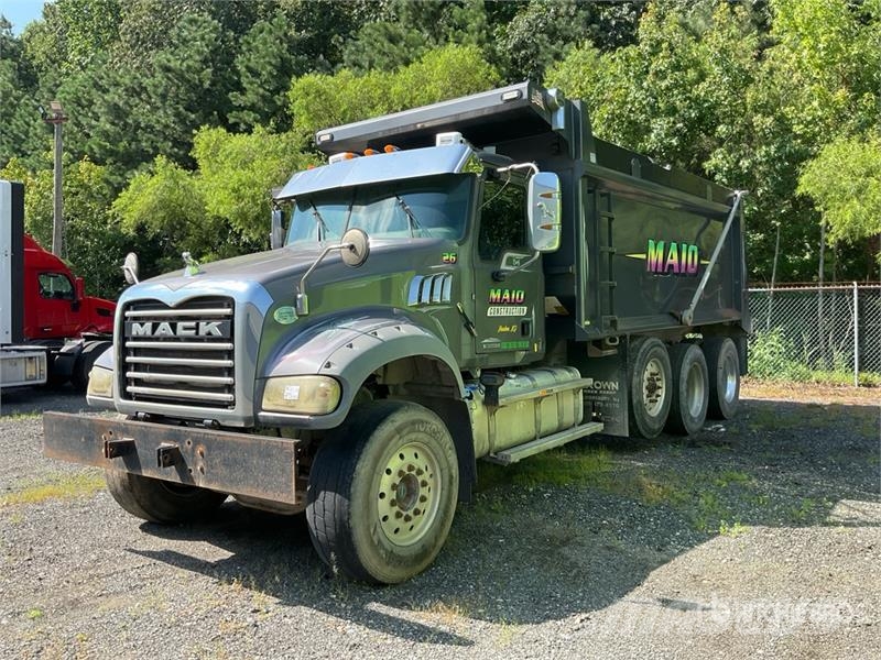 Mack GR64F 8x4 Tri/A Dump Truck (Inoperable) Kiper tovornjaki