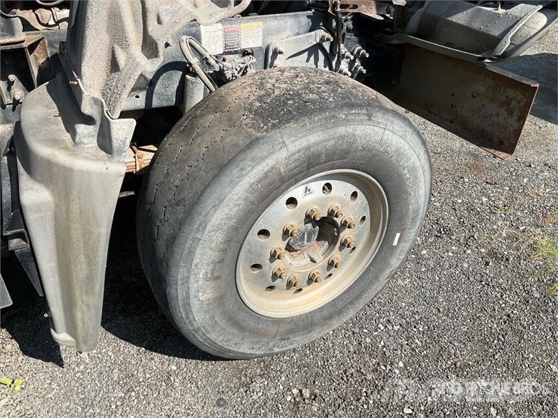 Mack GR64F 8x4 Tri/A Dump Truck (Inoperable) Kiper tovornjaki