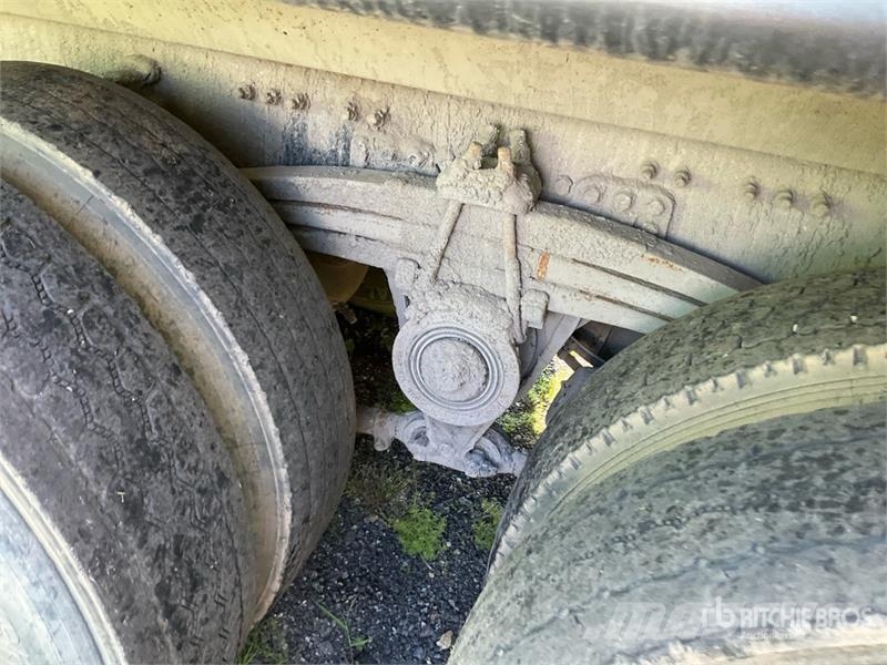 Mack GR64F 8x4 Tri/A Dump Truck (Inoperable) Kiper tovornjaki