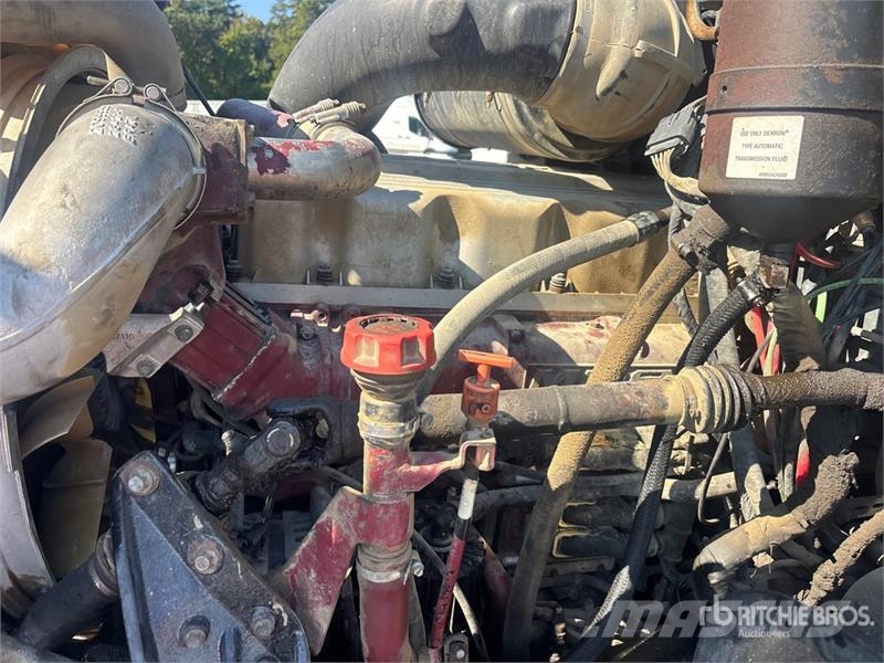 Mack GU713 Самоскиди
