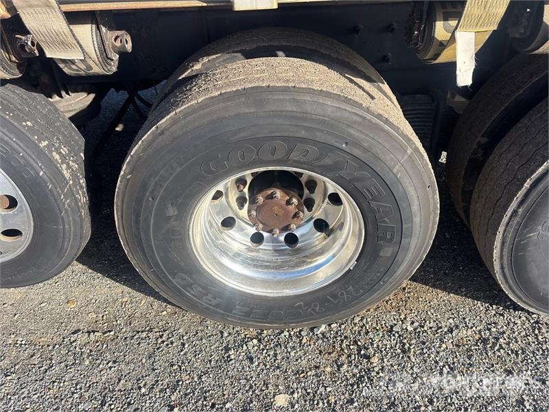 Mack GU713 Granite 12x4 Flatbed Truck Madelautod