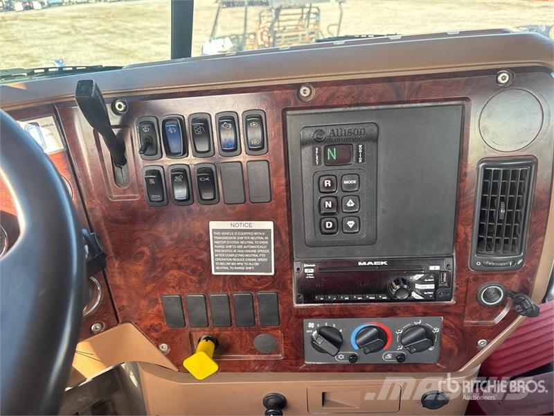 Mack GU713 Granite 12x4 Flatbed Truck Madelautod