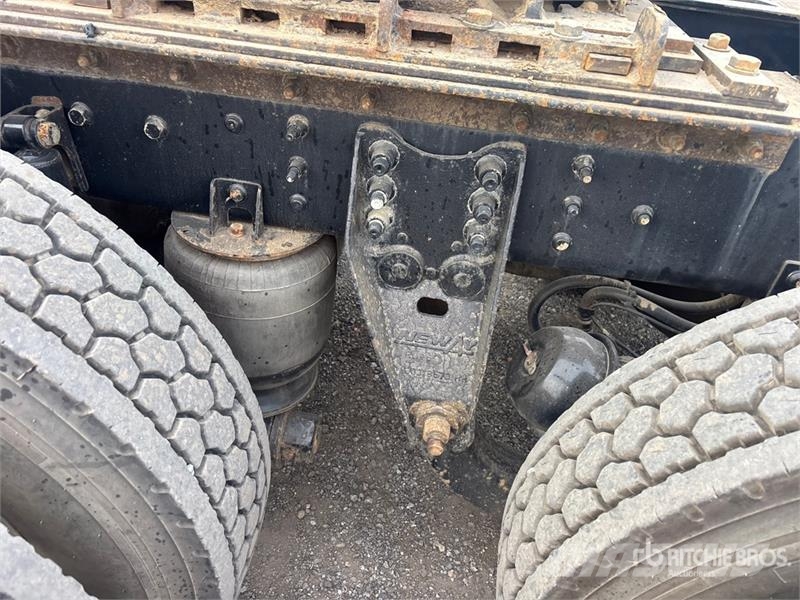 Mack GU713 Granite 8x4 Tri/A Day Cab Truck Tractor Dragbilar