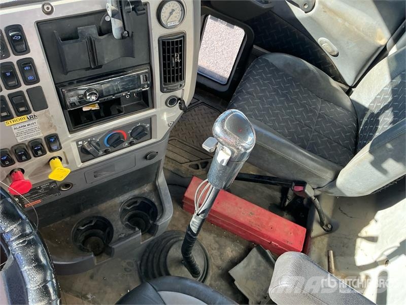 Mack GU713 Granite 8x4 Tri/A Day Cab Truck Tractor Trekkers