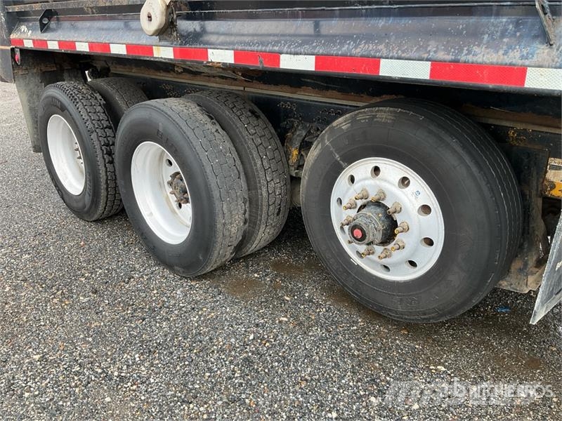 Mack GU713 Granite 8x4 Tri/A Dump Truck Tipper trucks