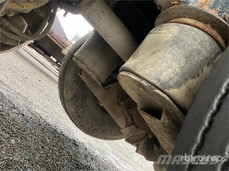 Mack GU713 Granite 8x4 Tri/A Dump Truck Tipper trucks