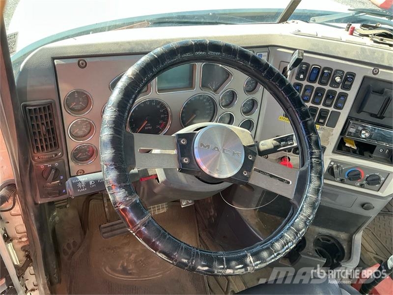 Mack GU713 Granite 8x4 Tri/A Day Cab Truck Tractor Trekkers