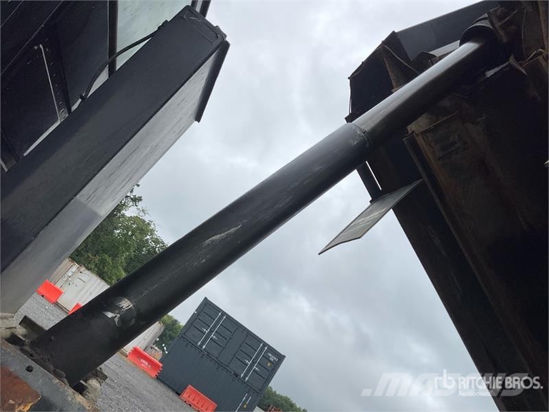 Mack GU713 Granite 8x4 Tri/A Dump Truck Tipper trucks