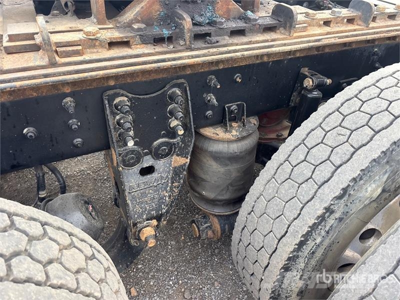 Mack GU713 Granite 8x4 Tri/A Day Cab Truck Tractor Dragbilar