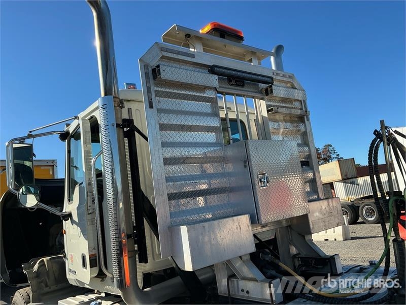 Mack GU713 Granite 8x4 Tri/A Day Cab Truck Tractor Trekkers