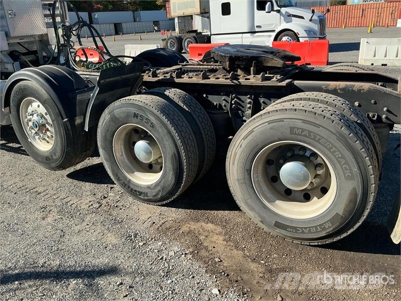Mack GU713 Granite 8x4 Tri/A Day Cab Truck Tractor Trekkers