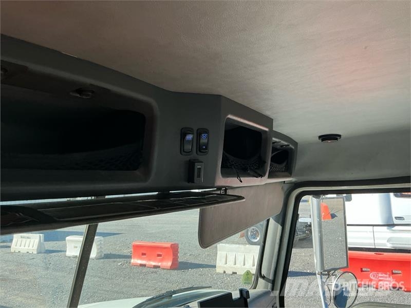 Mack GU713 Granite 8x4 Tri/A Day Cab Truck Tractor Trekkers