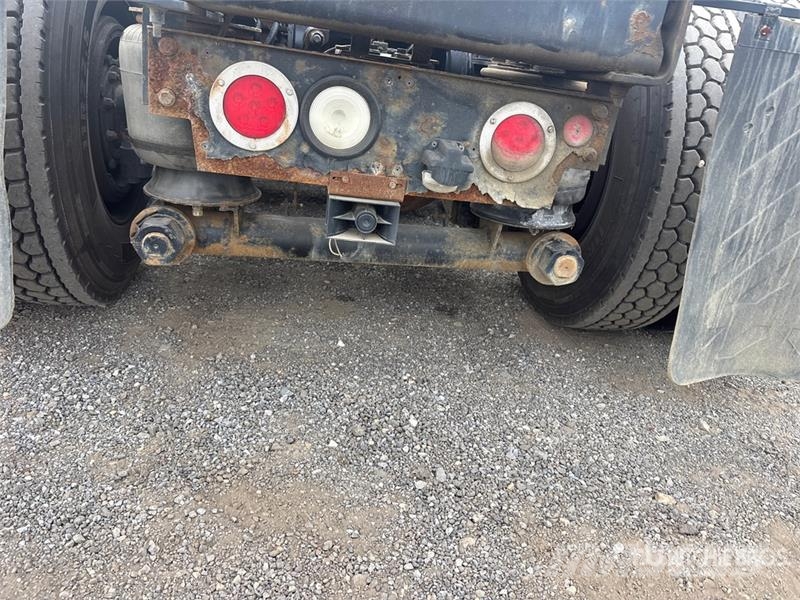 Mack GU713 Granite 8x4 Tri/A Day Cab Truck Tractor Dragbilar