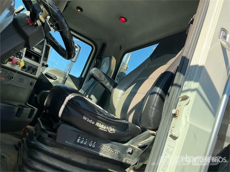 Mack GU713 Granite 8x4 Tri/A Day Cab Truck Tractor Trekkers