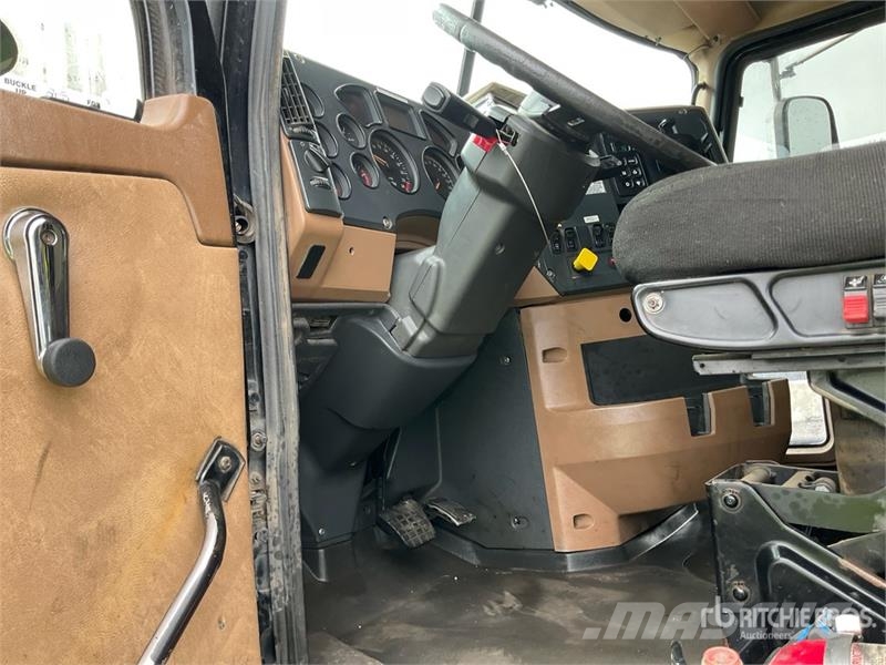 Mack GU713 Granite 8x4 Tri/A Dump Truck Tipper trucks