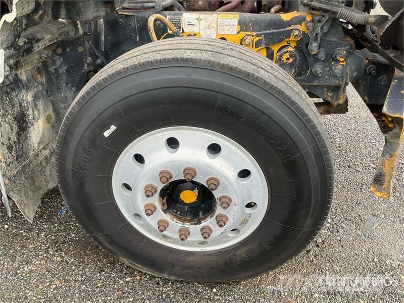 Mack GU713 Granite 8x4 Tri/A Dump Truck Tipper trucks