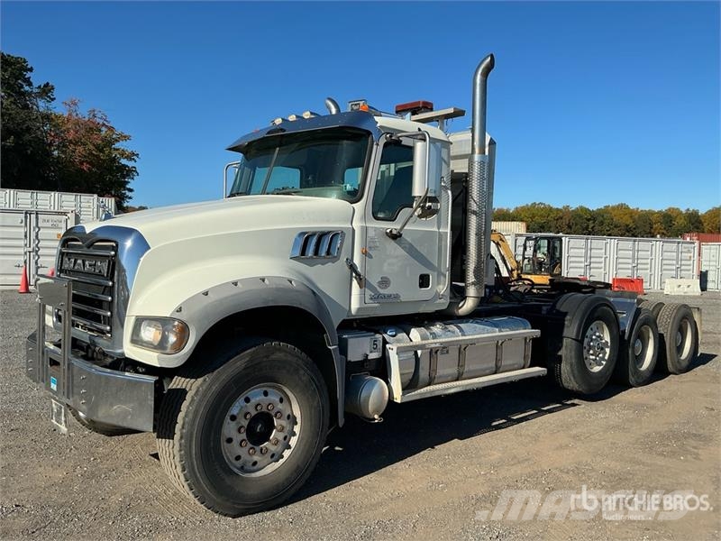 Mack GU713 Granite 8x4 Tri/A Day Cab Truck Tractor Trekkers