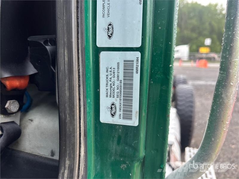 Mack GU813 Granite 6x4 T/A Day Cab Truck Tractor Autotractoare