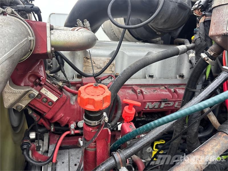 Mack GU813 Granite 6x4 T/A Day Cab Truck Tractor Autotractoare