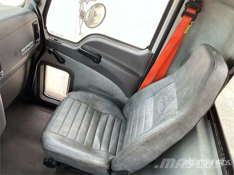 Mack GU813 Granite Roll-Off Truck Hidroliftli kamyonlar