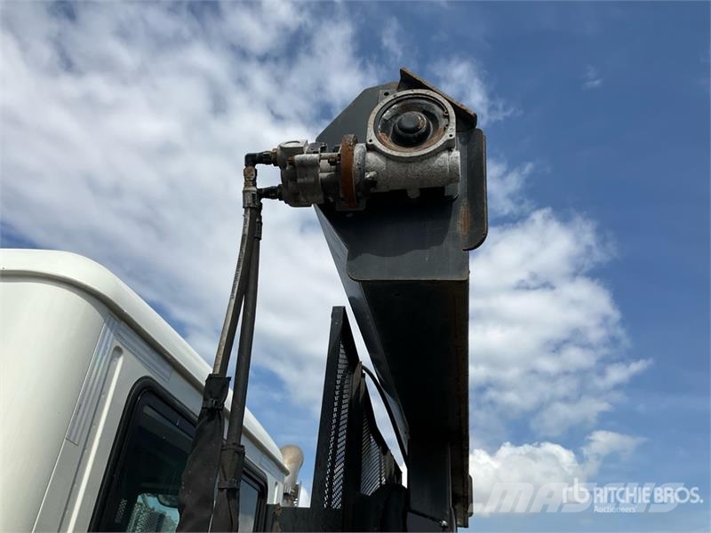 Mack GU813 Granite Roll-Off Truck Hidroliftli kamyonlar
