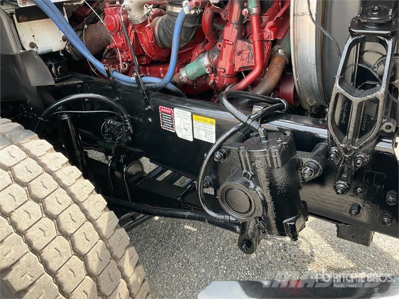 Mack GU813 Granite Roll-Off Truck Hidroliftli kamyonlar