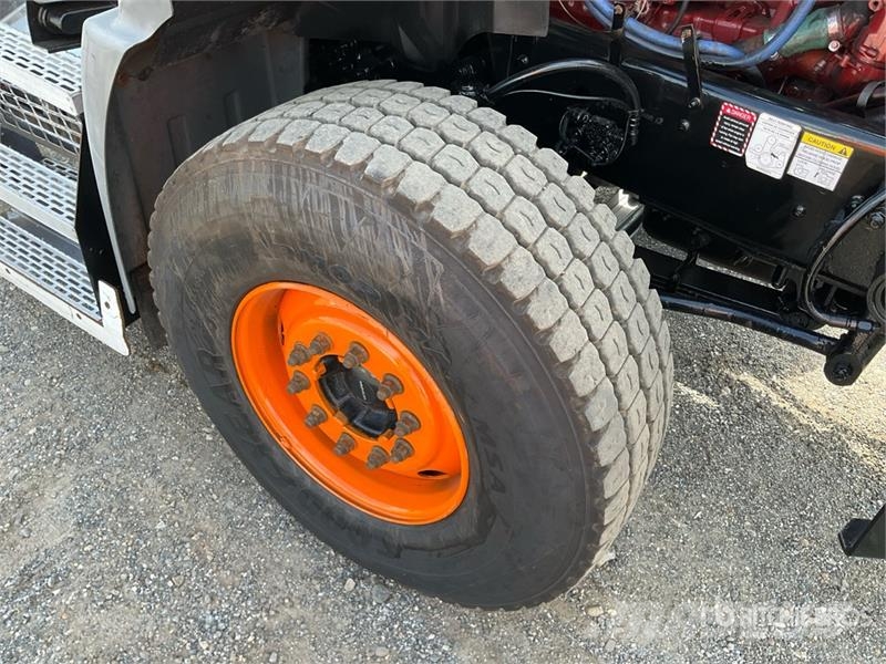 Mack GU813 Granite Roll-Off Truck Hidroliftli kamyonlar