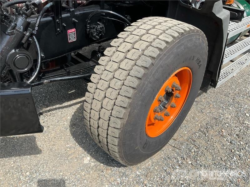 Mack GU813 Granite Roll-Off Truck Hidroliftli kamyonlar