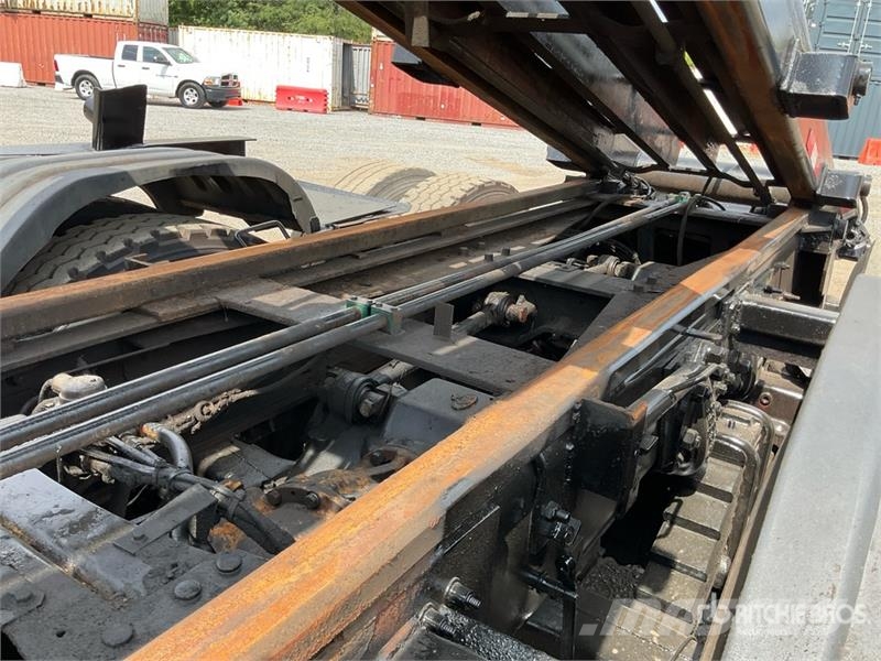 Mack GU813 Granite Roll-Off Truck Hidroliftli kamyonlar