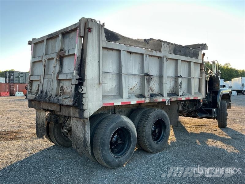 Mack RD686S Camiones bañeras basculantes o volquetes