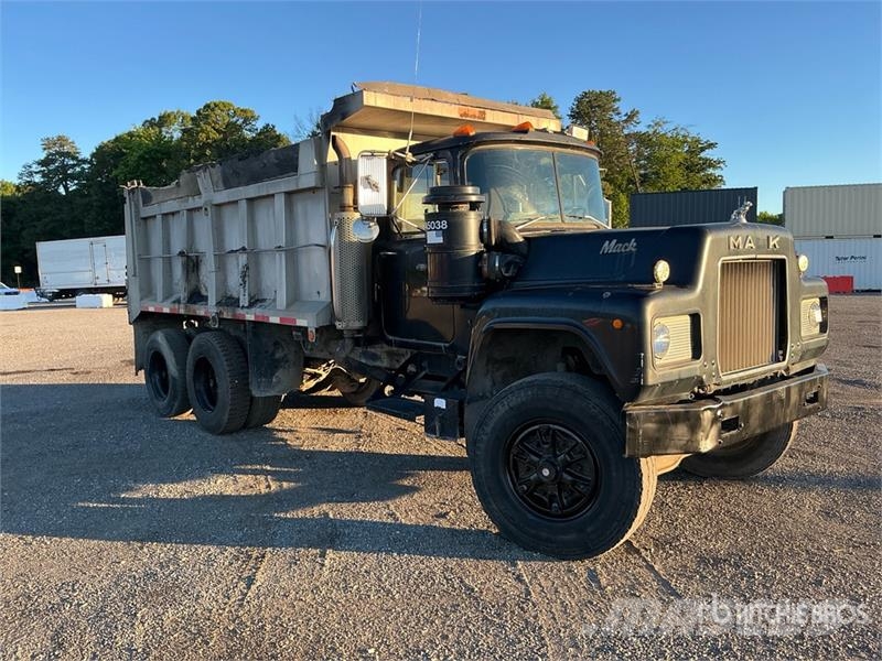 Mack RD686S Camiões basculantes