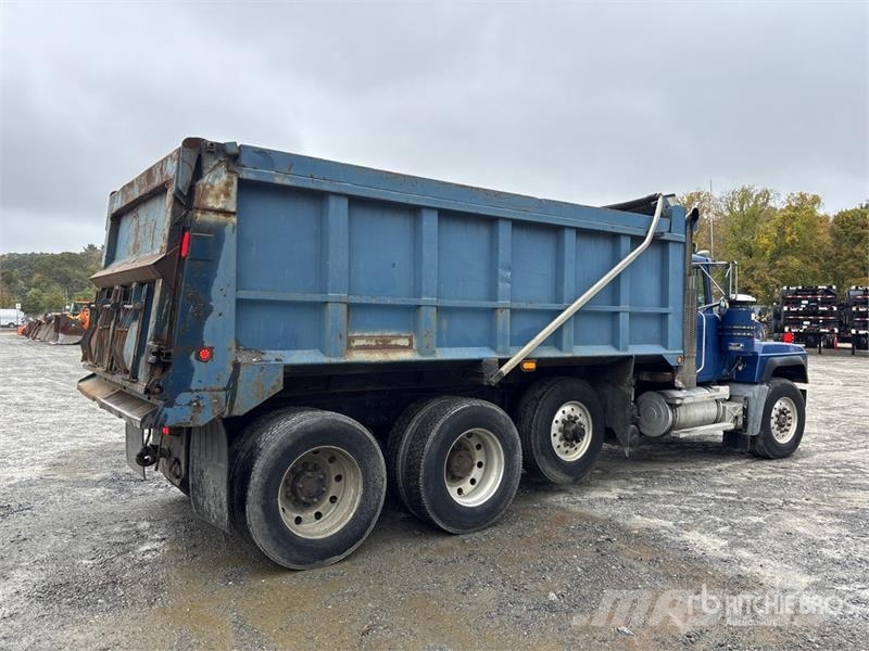 Mack RD688 Самоскиди