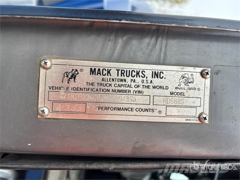 Mack RD688 Самоскиди