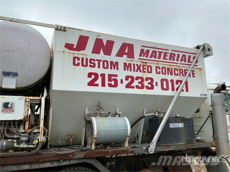 Mack RD688 8x4 Mixer Truck ミキサー車