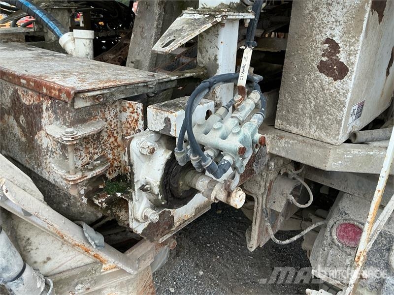 Mack RD688 8x4 Mixer Truck ミキサー車