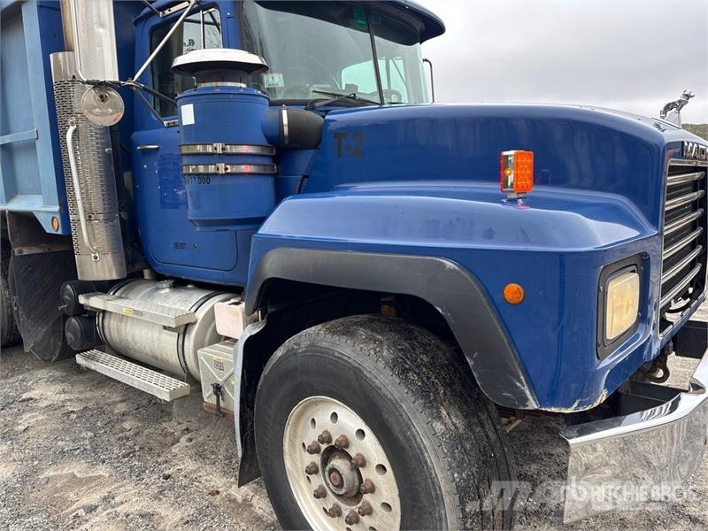 Mack RD688S Грузовики-Самосвалы