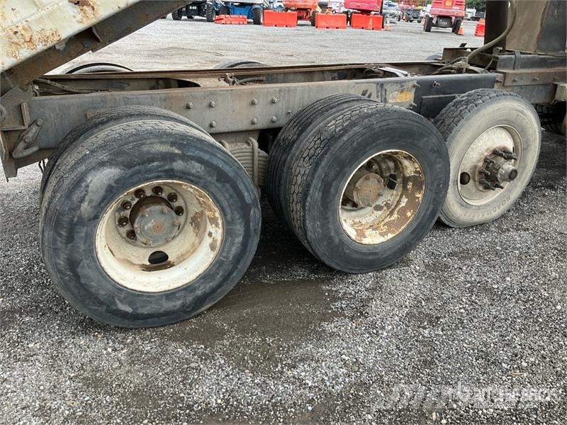 Mack RD688S Tippbil