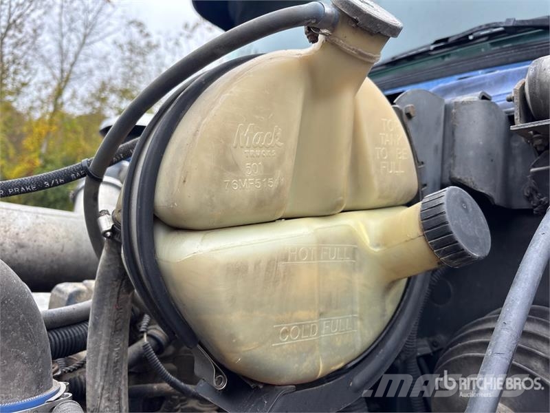 Mack RD688S Грузовики-Самосвалы