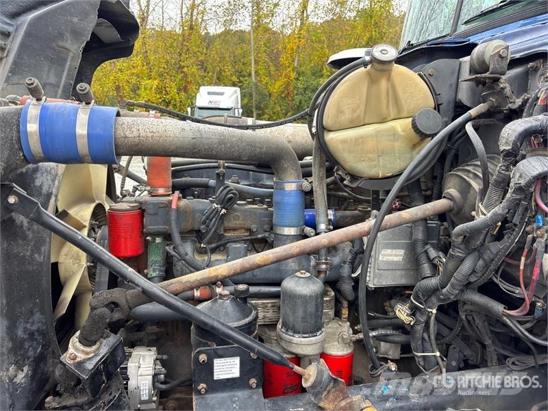 Mack RD688S Грузовики-Самосвалы