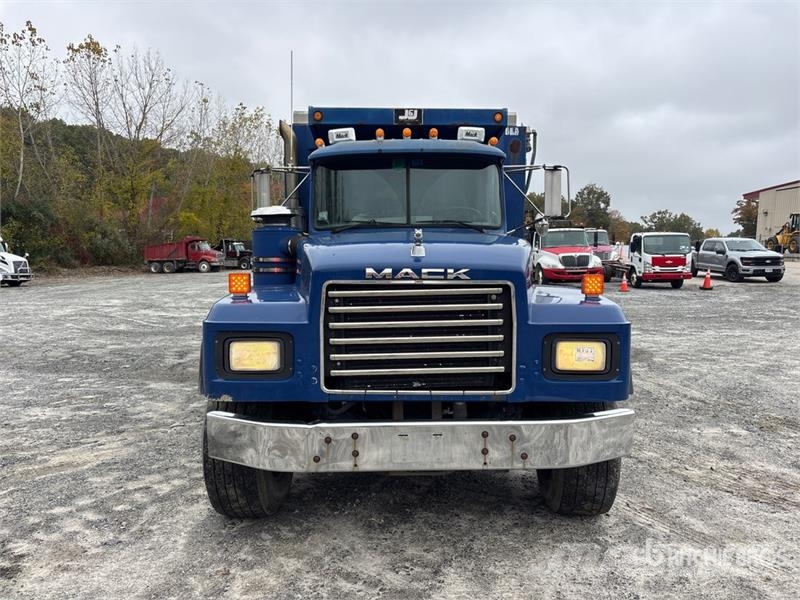 Mack RD688S Грузовики-Самосвалы