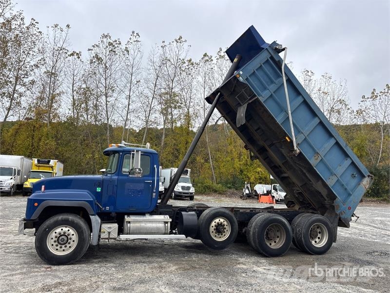 Mack RD688S Грузовики-Самосвалы
