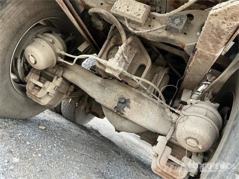 Mack RD688S 8x4 Mixer Truck Beton-Mischfahrzeuge
