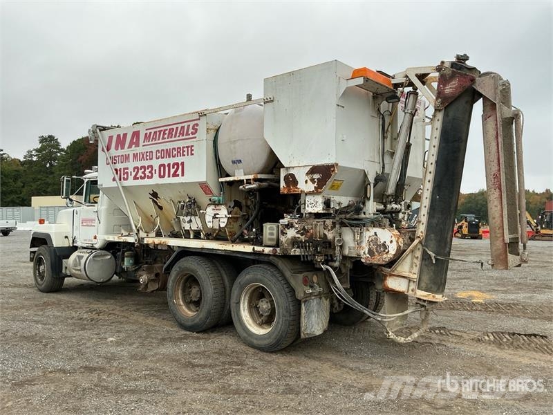 Mack RD688S 8x4 Mixer Truck Beton-Mischfahrzeuge