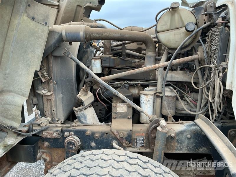 Mack RD688S 8x4 Mixer Truck Beton-Mischfahrzeuge