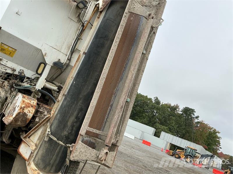Mack RD688S 8x4 Mixer Truck Beton-Mischfahrzeuge