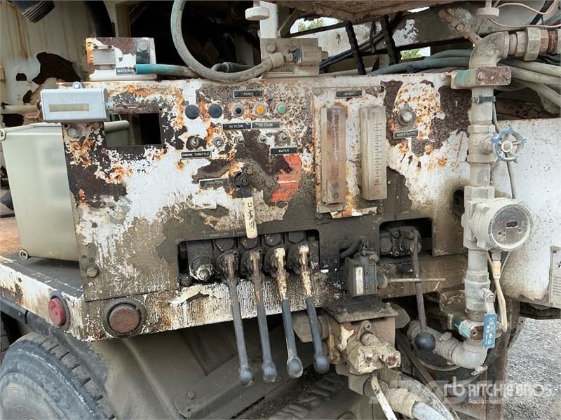 Mack RD688S 8x4 Volumetric Mixer Truck Автобетоносмесители