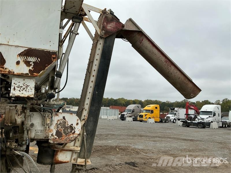 Mack RD688S 8x4 Volumetric Mixer Truck Автобетоносмесители