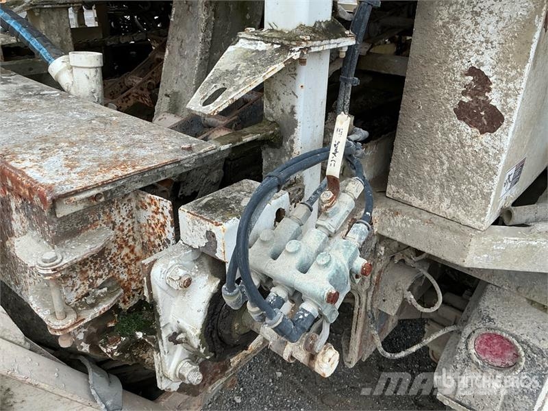 Mack RD688S 8x4 Volumetric Mixer Truck Автобетоносмесители