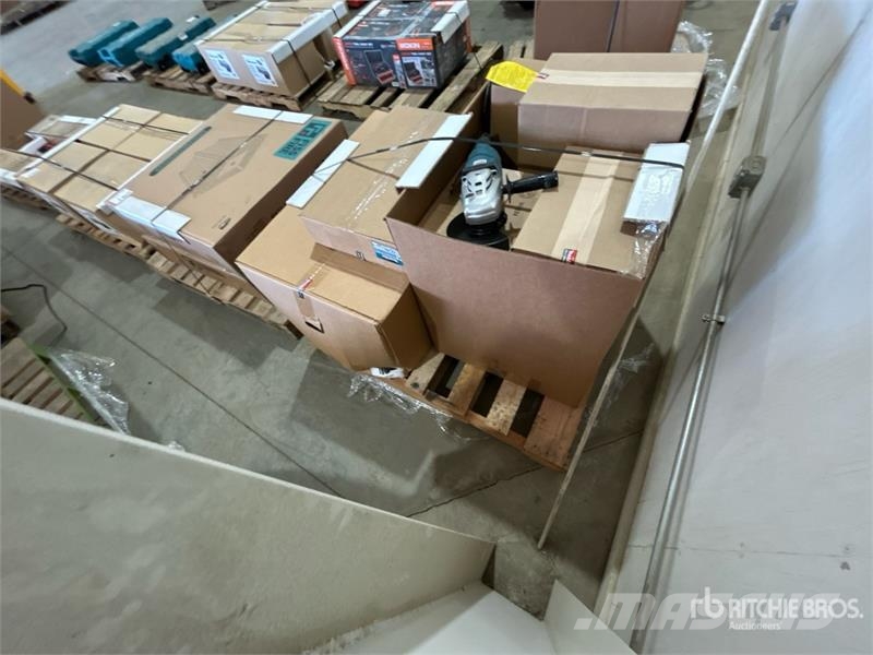 Makita 20 pc Air Nail Gun & 18 Volt Cordless Tool Set Ostale komponente za građevinarstvo